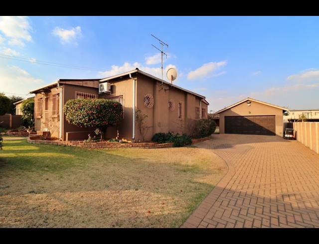 4 BEDROOM HOUSE FOR SALE IN PRIMROSE